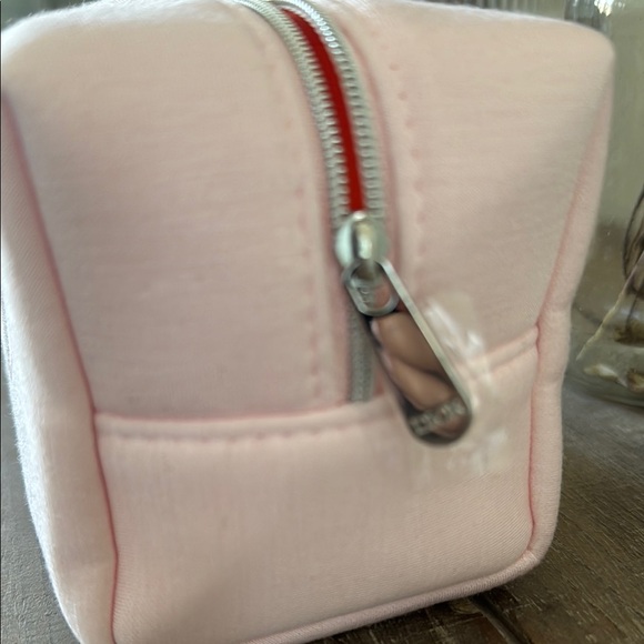New Dior Pink Cosmetic Bag - Picture 5 of 6